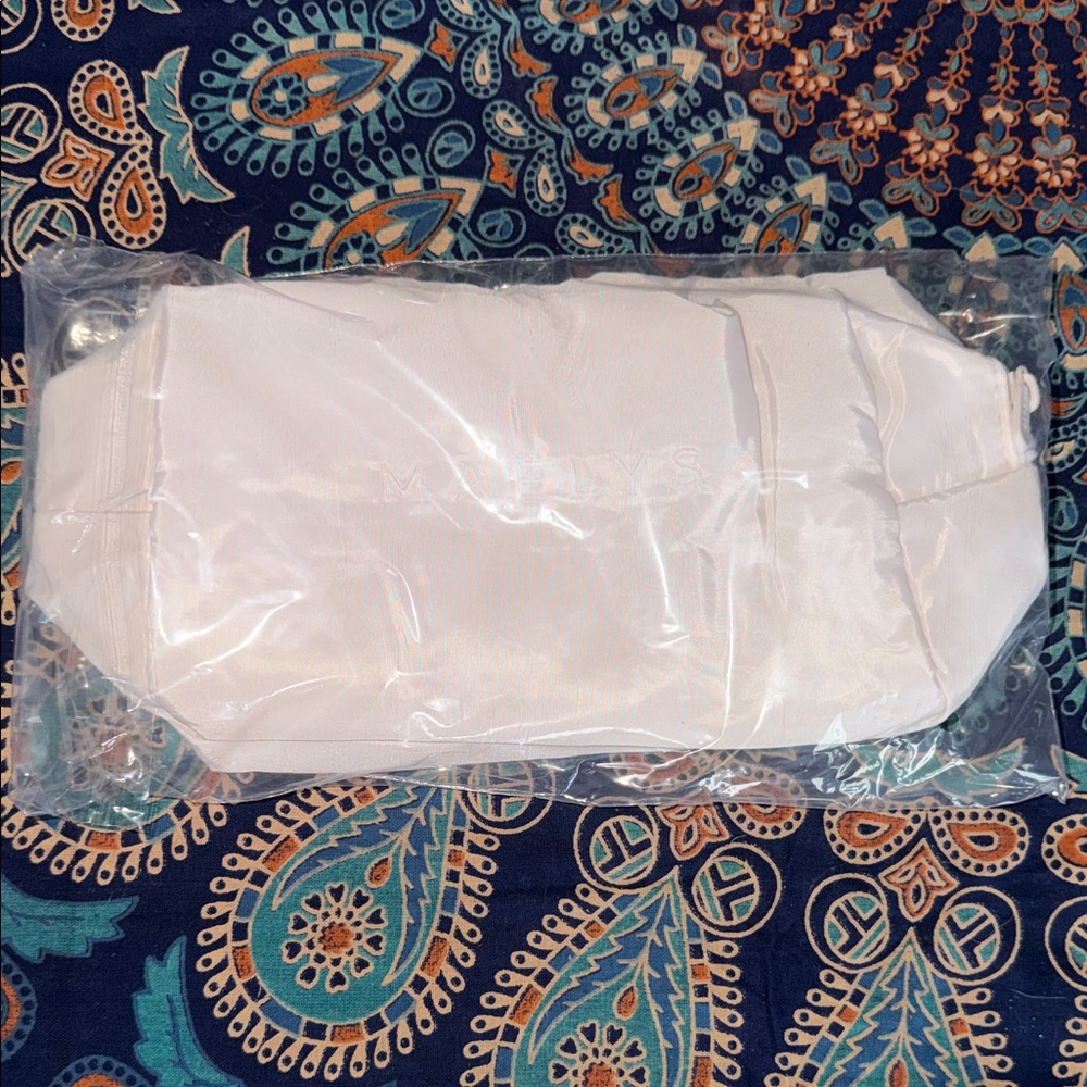 MAËLYS White Cosmetic Bag - Picture 2 of 7